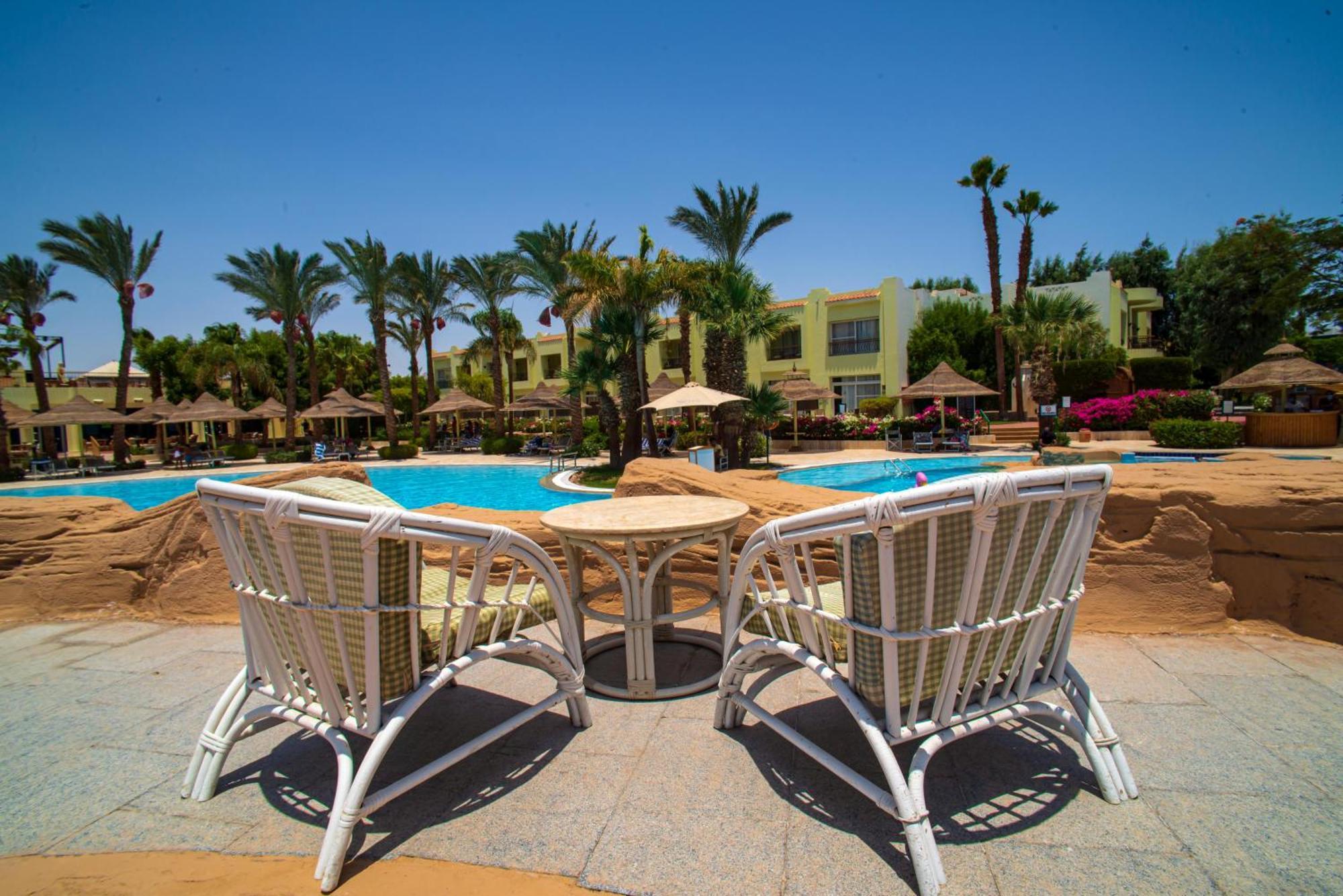 Sierra Sharm El Sheikh Hotel Exterior foto A pool at a resort in Sharm El Sheikh, Egypt
