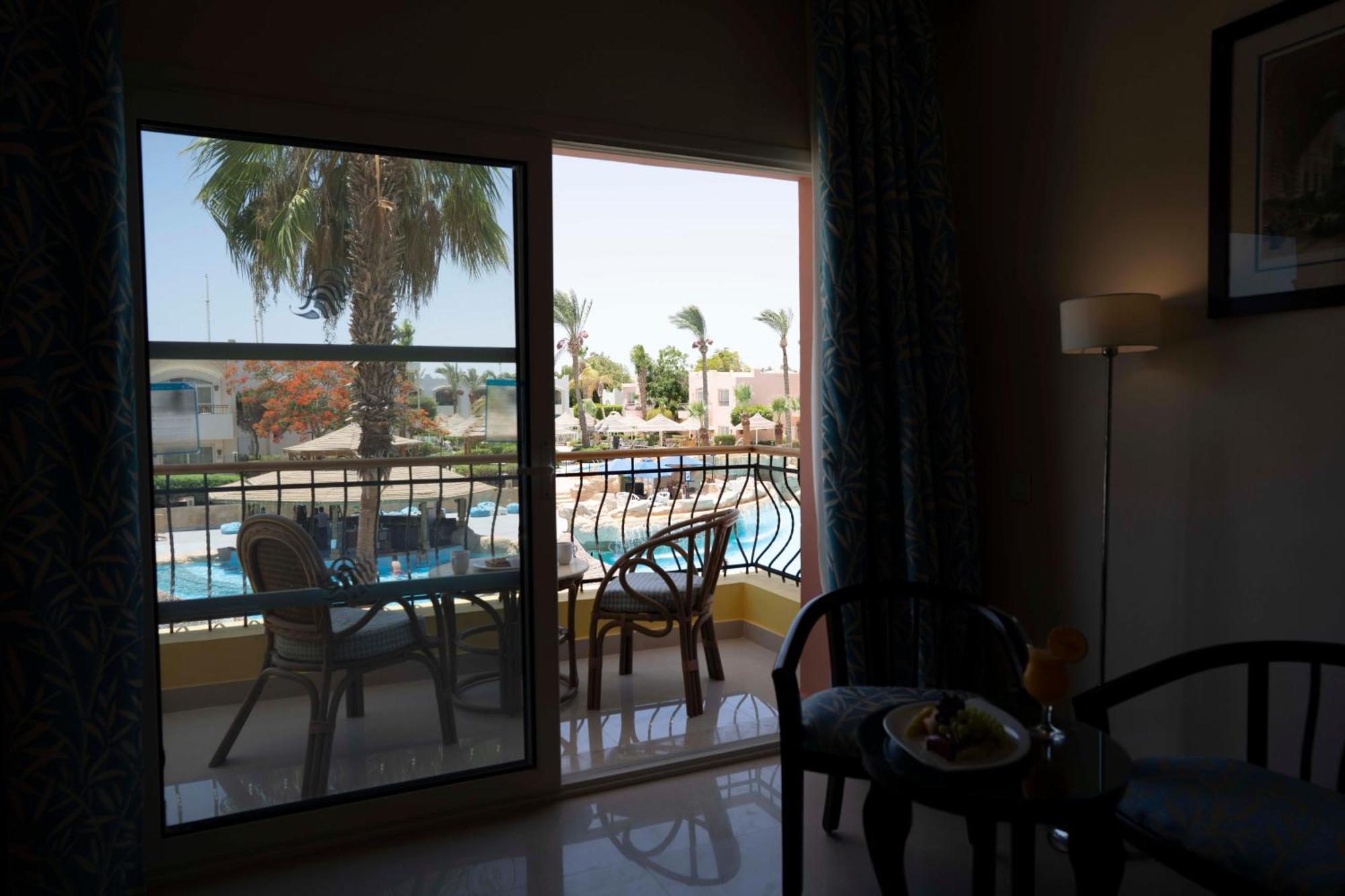 Sierra Sharm El Sheikh Hotel Exterior foto A room at the hotel