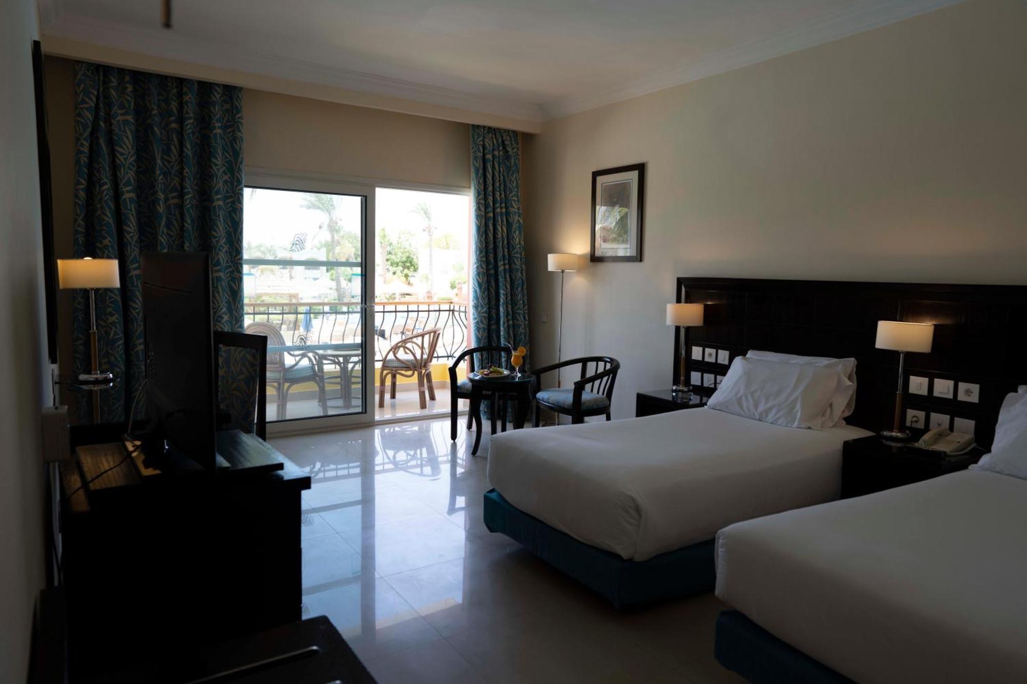 Sierra Sharm El Sheikh Hotel Exterior foto A room at the hotel