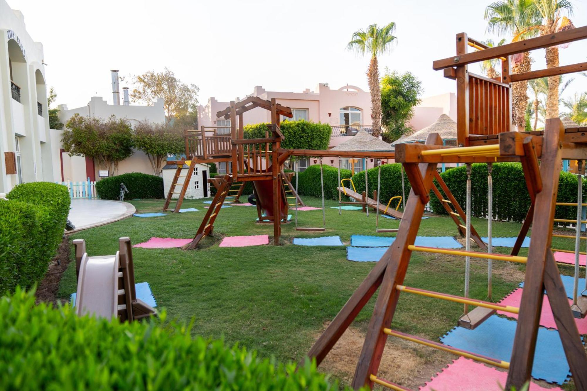 Sierra Sharm El Sheikh Hotel Exterior foto Playground at the resort